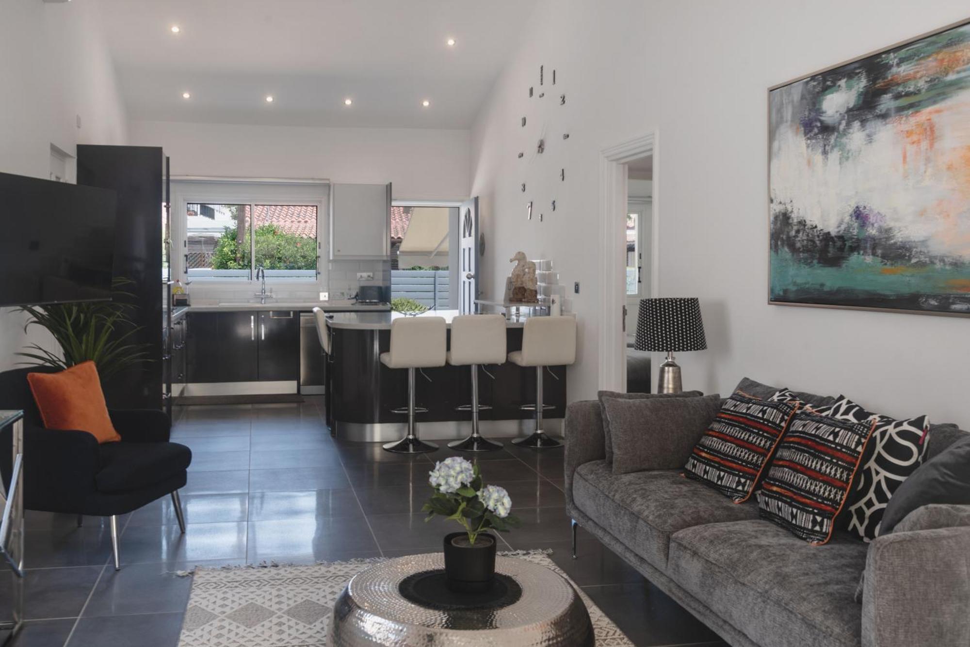 Botanical Art House By Staycom Apartment *