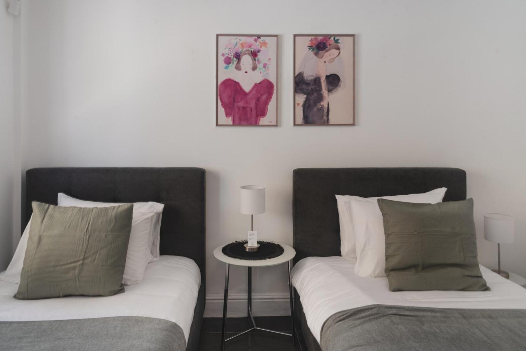 Botanical Art House By Staycom Apartment