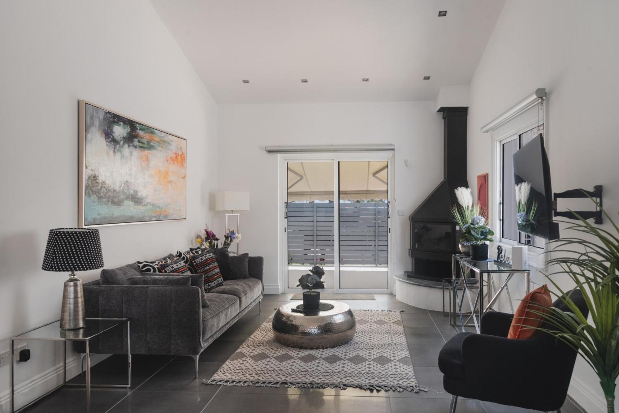 Botanical Art House By Staycom *