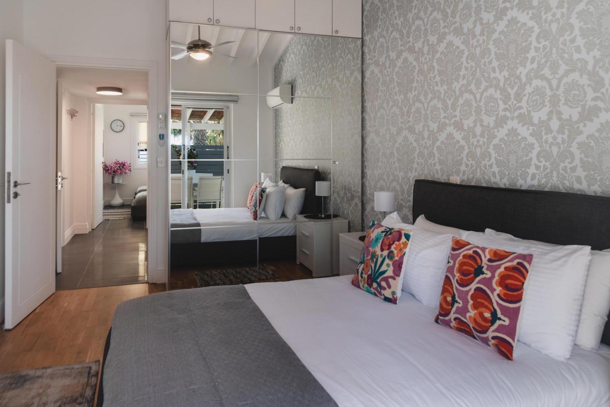 Botanical Art House By Staycom * Paphos