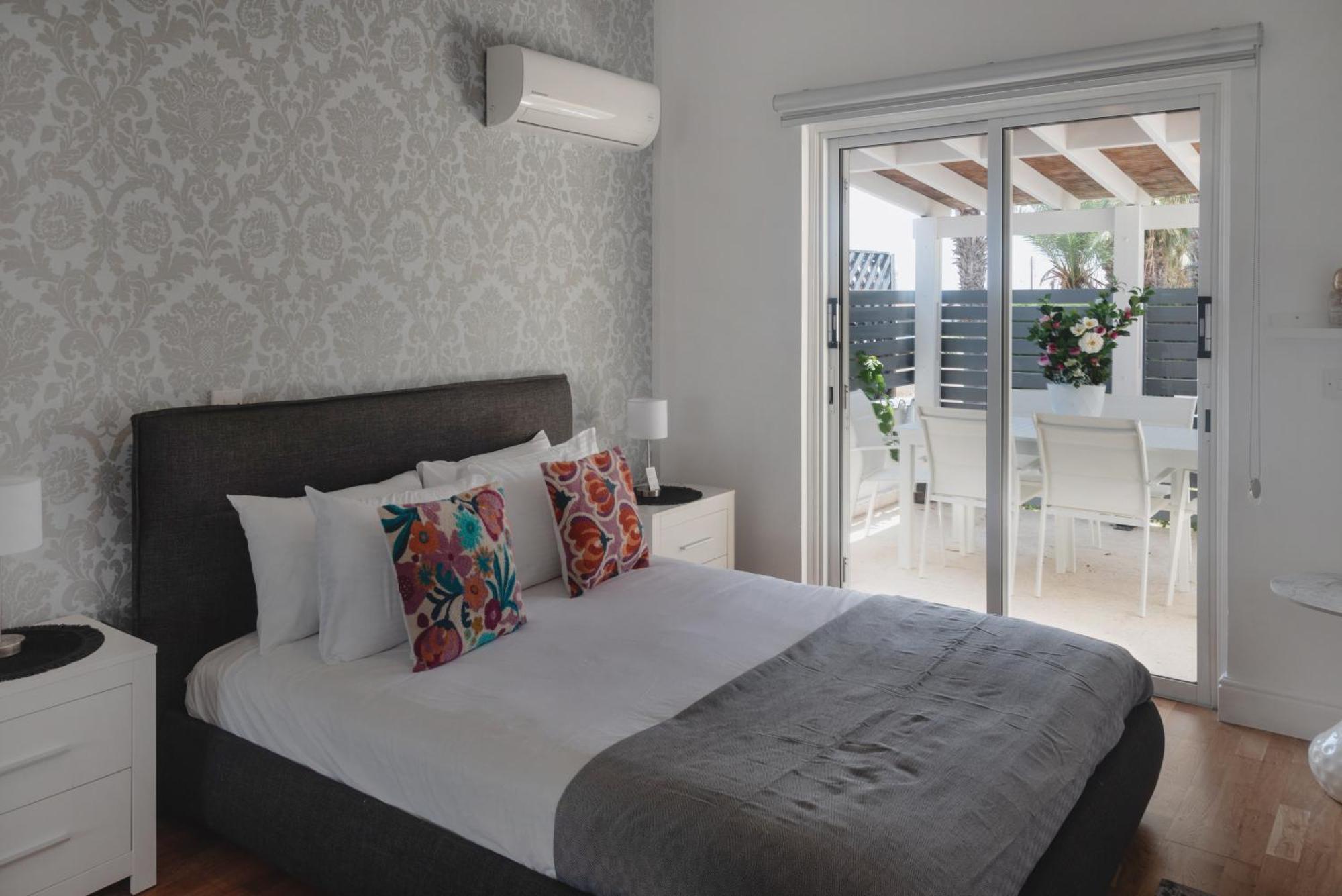 Botanical Art House By Staycom Paphos